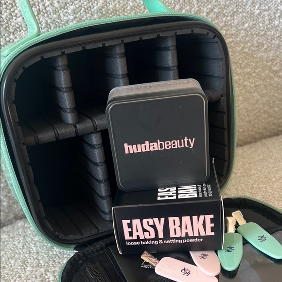 Huda Beauty Banana Bread Powder + Makeup Organizers - Picture 8 of 11